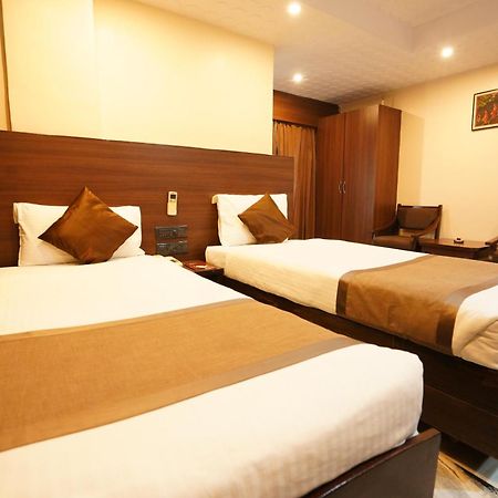 Hotel Jaya Residency Kākināda Exterior foto